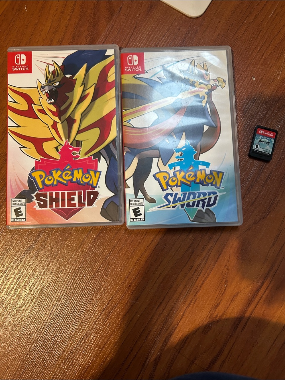 Nintendo Pokémon Shield (Yellow/Red) & Pokémon Sword (Blue) - Switch